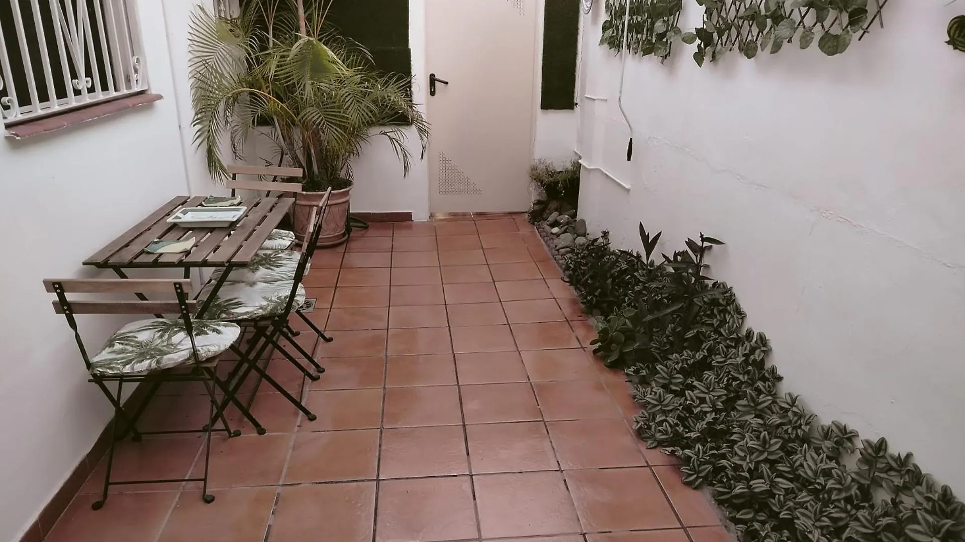 Fantastico Apartamento Con Piscina Comunitaria Junto Al Mar En Málaga Lägenhet
