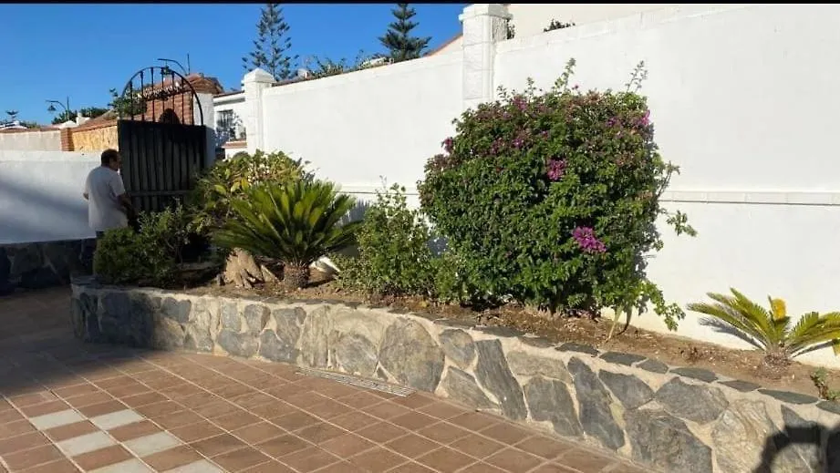 Fantastico Apartamento Con Piscina Comunitaria Junto Al Mar En Málaga
