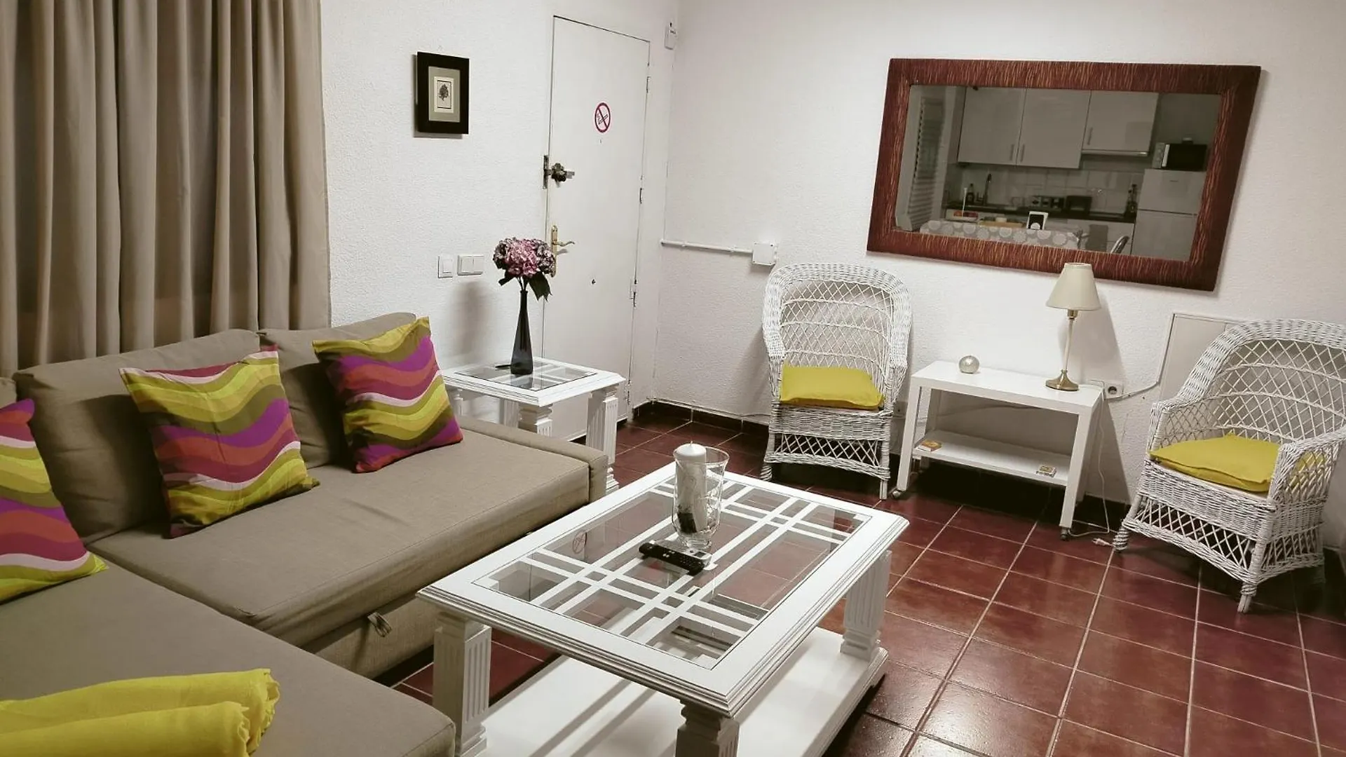 Fantastico Apartamento Con Piscina Comunitaria Junto Al Mar En Malaga