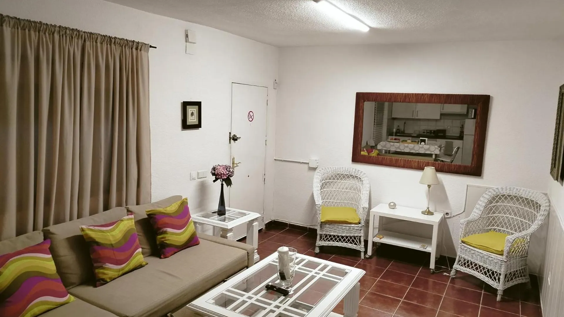 Fantastico Apartamento Con Piscina Comunitaria Junto Al Mar En Málaga 0*,  Spanien